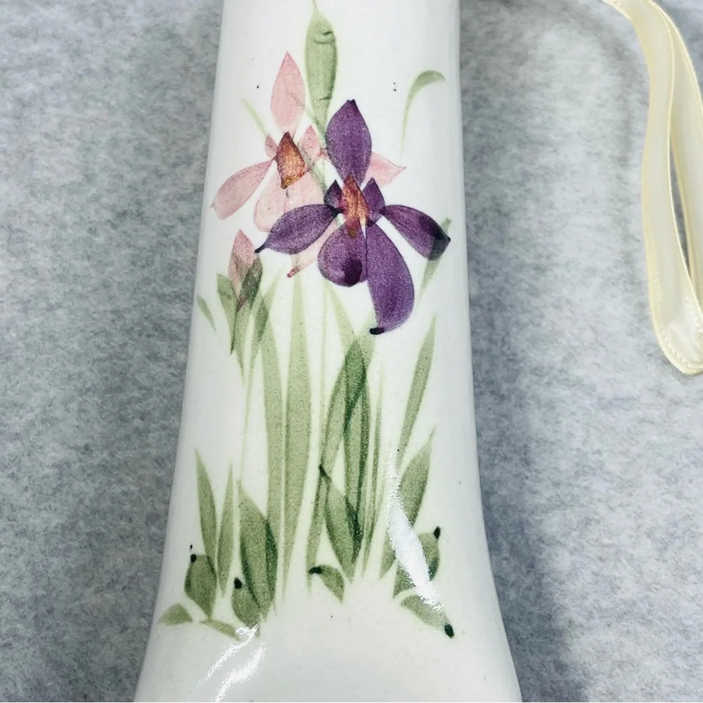 Studio Art Pottery Wall Pocket Vase Floral Hand Painted Iris 9.5” Ribbon Hanger‎
